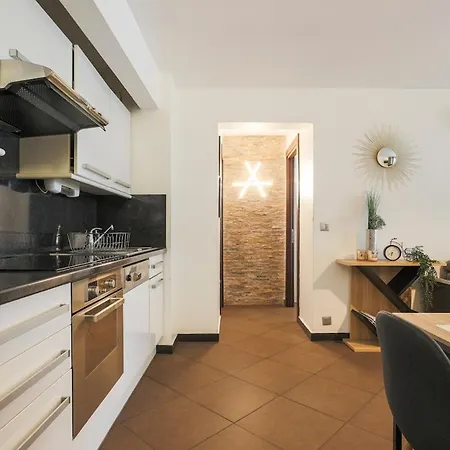 2room With Ac, 3 Min To The Beach, Small Garage Apartamento