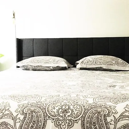 2room With Ac, 3 Min To The Beach, Small Garage * Antibes