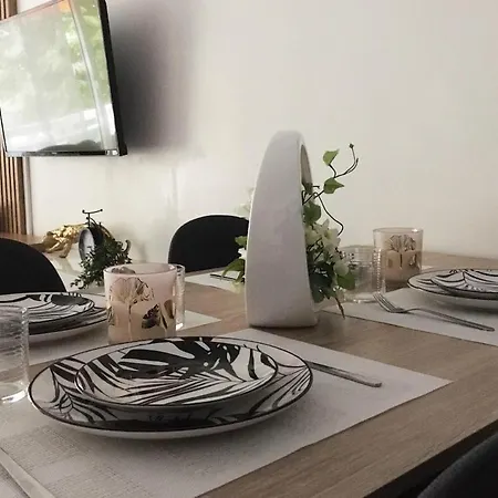 2room With Ac, 3 Min To The Beach, Small Garage * Antibes