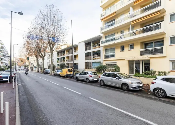 2room With Ac, 3 Min To The Beach, Small Garage Apartament *